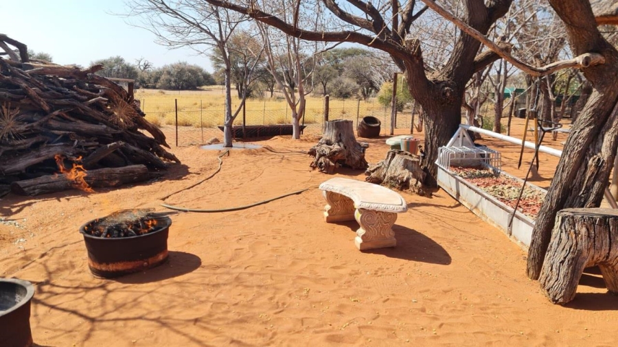 6 Bedroom Property for Sale in Olifantshoek Rural Northern Cape